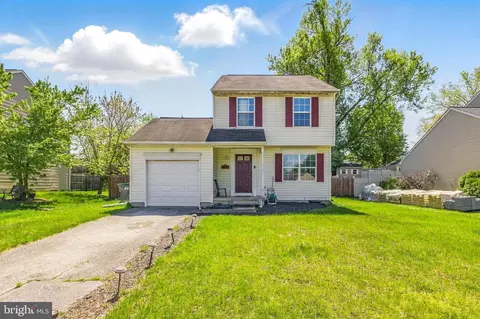 14 Robins Nest Ln, New Castle, DE 19720