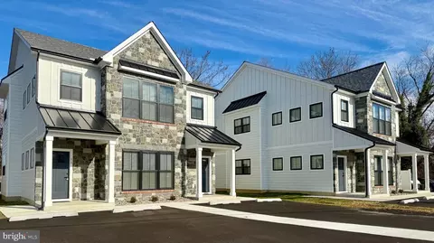 11 Arbutus Ave, New Castle, DE 19720