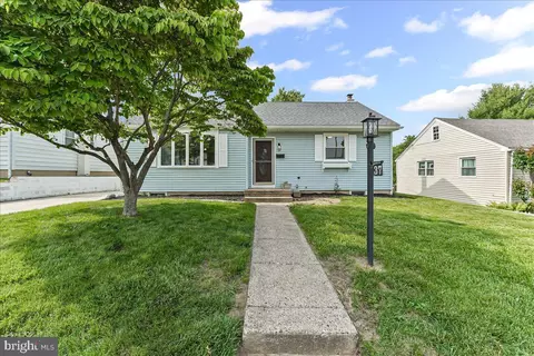 37 Louise Rd, New Castle, DE 19720