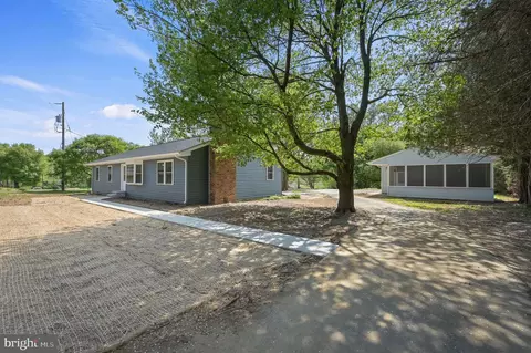 5745 Summit Bridge Rd, Townsend, DE 19734