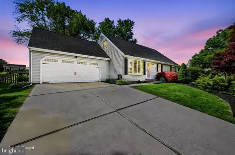 14 Carousel Ct, Wilmington, DE 19808