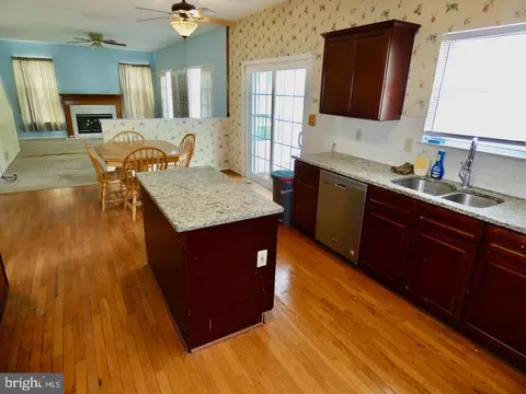 Kitchen - 4 Stearrett Dr, Newark, DE 19702 photo 1 of 7