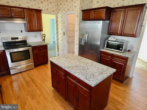 Kitchen - 4 Stearrett Dr, Newark, DE 19702 photo 2 of 7