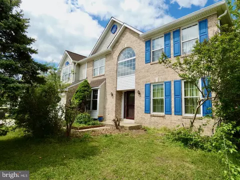 4 Stearrett Dr, Newark, DE 19702