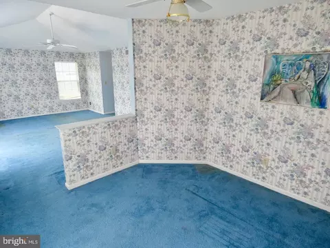 Living - 4 Stearrett Dr, Newark, DE 19702 photo 13 of 15