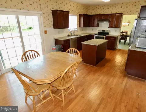 Kitchen - 4 Stearrett Dr, Newark, DE 19702 photo 5 of 7