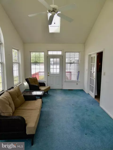 Exterior - 4 Stearrett Dr, Newark, DE 19702 photo 5 of 15