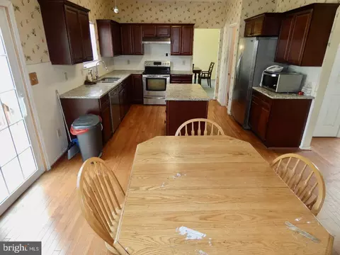 Kitchen - 4 Stearrett Dr, Newark, DE 19702 photo 6 of 7