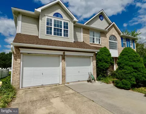 Exterior - 4 Stearrett Dr, Newark, DE 19702 photo 2 of 15