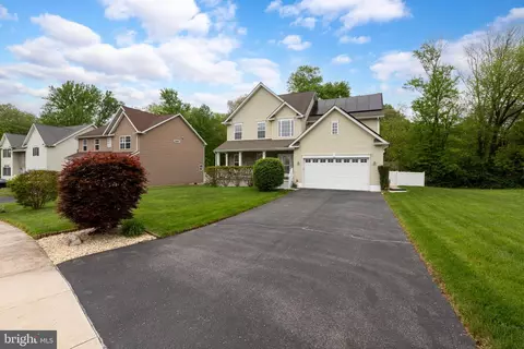Exterior - 110 Trout Stream Dr, Newark, DE 19711 photo 2 of 11