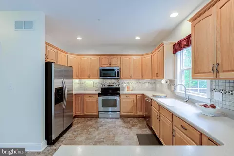 Kitchen - 110 Trout Stream Dr, Newark, DE 19711 photo 2 of 5