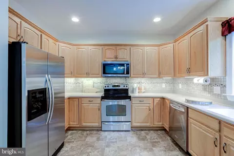 Kitchen - 110 Trout Stream Dr, Newark, DE 19711 photo 4 of 5