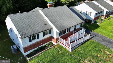 58 Millwright Dr, Newark, DE 19711 photo 2
