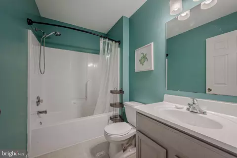 Bath - 23 Dynasty Dr, Bear, DE 19701 photo 1 of 3