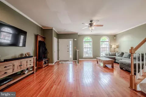 Living - 23 Dynasty Dr, Bear, DE 19701 photo 2 of 4