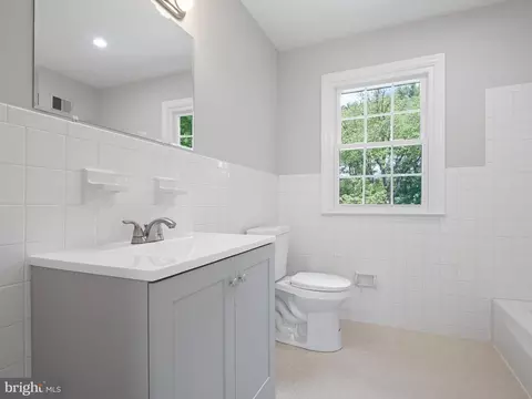 Bath - 80 Caravel Dr, Bear, DE 19701 photo 4 of 4