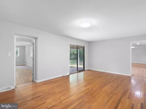 Living - 80 Caravel Dr, Bear, DE 19701 photo 6 of 8