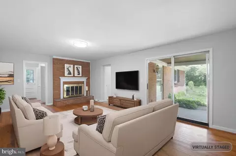 Living - 80 Caravel Dr, Bear, DE 19701 photo 4 of 8