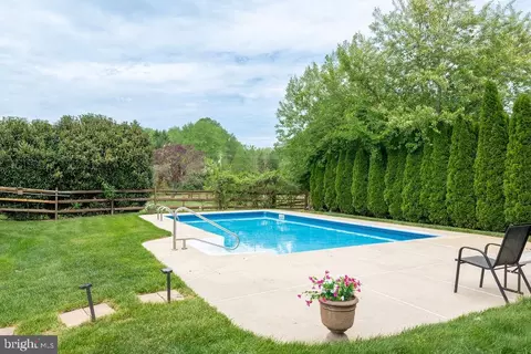 Exterior - 200 Canonero Dr, Bear, DE 19701 photo 15 of 18