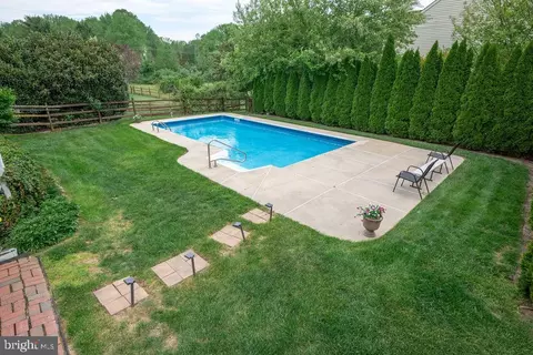 Exterior - 200 Canonero Dr, Bear, DE 19701 photo 14 of 18