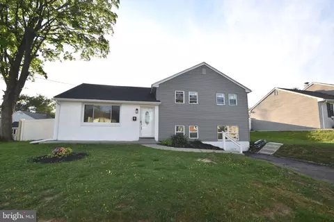6 Russell Rd, New Castle, DE 19720