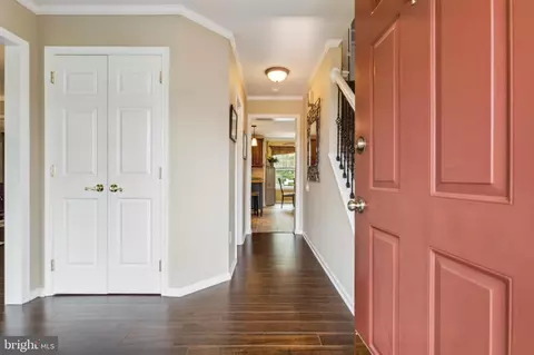 Entry Way - 24 Oakview Dr, Newark, DE 19702 photo 1 of 3