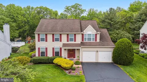 24 Oakview Dr, Newark, DE 19702
