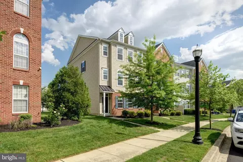 423 Leo Ln, Bear, DE 19701 photo 2