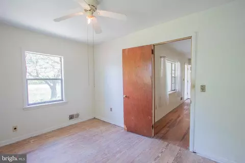 Entry Way - 1440 Paddock Rd, Smyrna, DE 19977 photo 2 of 5