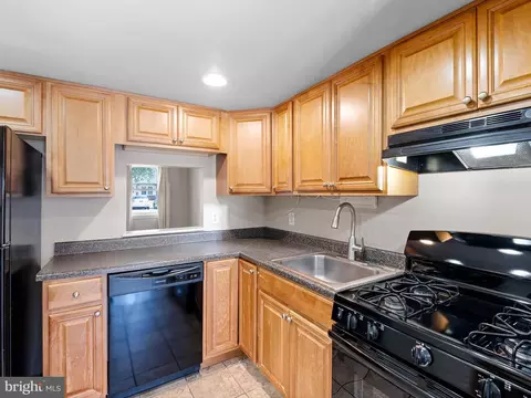 Kitchen - 9 Patrick Henry Ct, Newark, DE 19711 photo 2 of 2