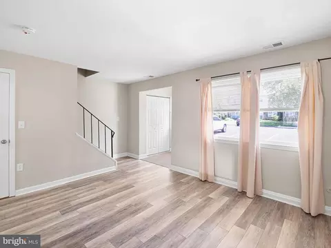 Living - 9 Patrick Henry Ct, Newark, DE 19711 photo 1 of 7