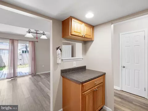 Entry Way - 9 Patrick Henry Ct, Newark, DE 19711 photo 2 of 3