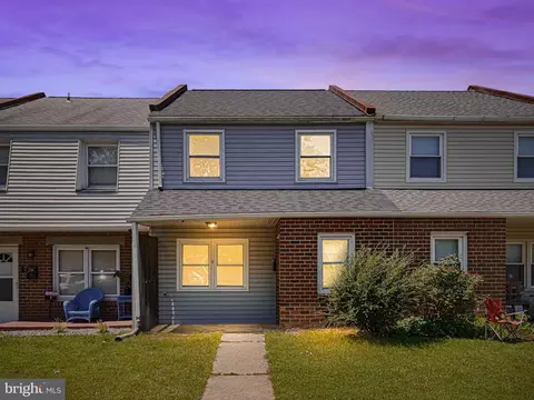 9 Patrick Henry Ct, Newark, DE 19711