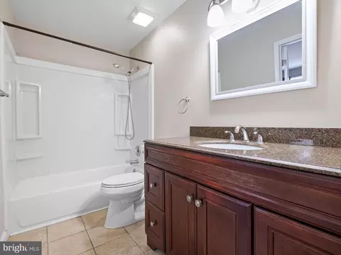 Bath - 9 Patrick Henry Ct, Newark, DE 19711 photo 2 of 2