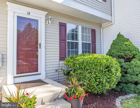 19 E Shetland Ct, Newark, DE 19711