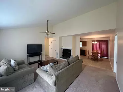 Living - 146 Diminish Dr, Newark, DE 19713 photo 1 of 2