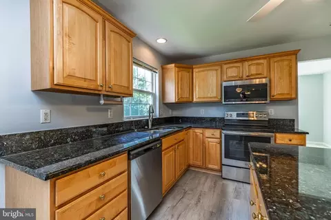 Kitchen - 460 Preakness Run, Newark, DE 19702 photo 4 of 5