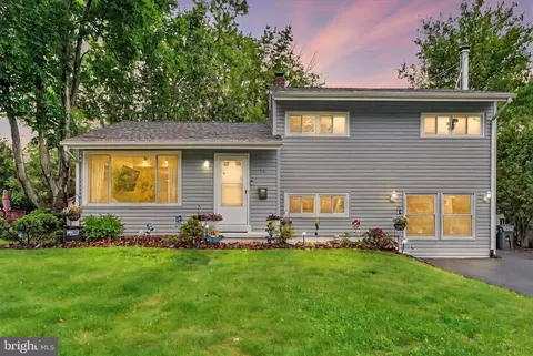 21 E Avon Dr, Claymont, DE 19703