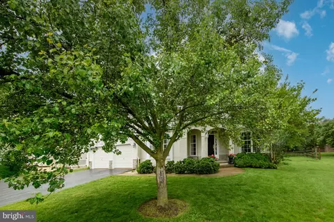 Exterior - 28 Blue Spruce Dr, Bear, DE 19701 photo 6 of 8