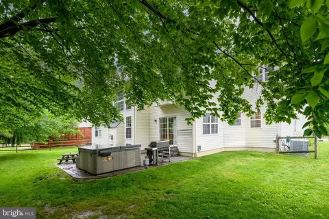 Exterior - 28 Blue Spruce Dr, Bear, DE 19701 photo 5 of 8