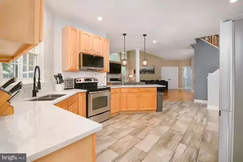 Kitchen - 28 Blue Spruce Dr, Bear, DE 19701 photo 2 of 2