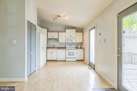 5 Douglas Dr, Bear, DE 19701 photo 5