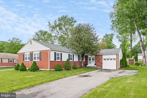 2605 Dartmouth Woods Rd, Wilmington, DE 19810