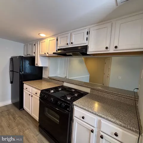 2408 Waters Edge Dr, Newark, DE 19702 photo 11