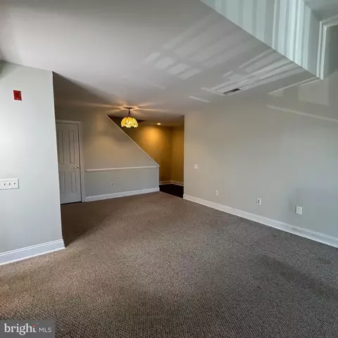 2408 Waters Edge Dr, Newark, DE 19702 photo 5