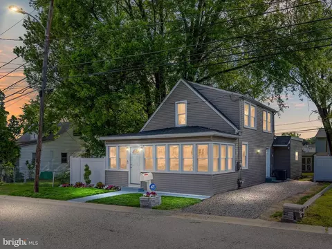 115 E Hazeldell Ave, New Castle, DE 19720