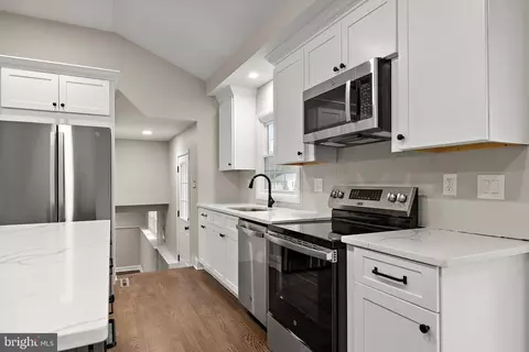 Entry Way - 88 Scottfield Dr, Newark, DE 19713 photo 1 of 1