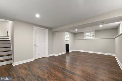 Living - 88 Scottfield Dr, Newark, DE 19713 photo 5 of 5