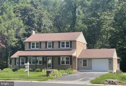 1221 Lakewood Dr, Wilmington, DE 19803