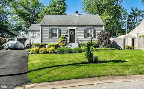10 Garrett Rd, Wilmington, DE 19809